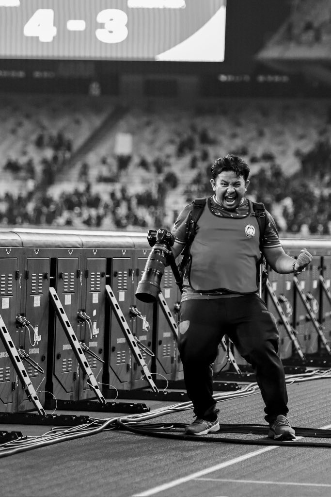 Siapa yang main liga sosial, pasti kenal akan susuk jurugambar ini.

Hari ini, sahabat kita <a href="/Aremilworks/">syamilrosli89 🇲🇾🇵🇸</a> telah meninggalkan kita.

Arwah kerap memotret gambar kita semua bermain bolasepak dengan penuh emosi.

Hari ini, ingatan kita semua kepada arwah &amp; keluarganya.

Al-Fatihah.
