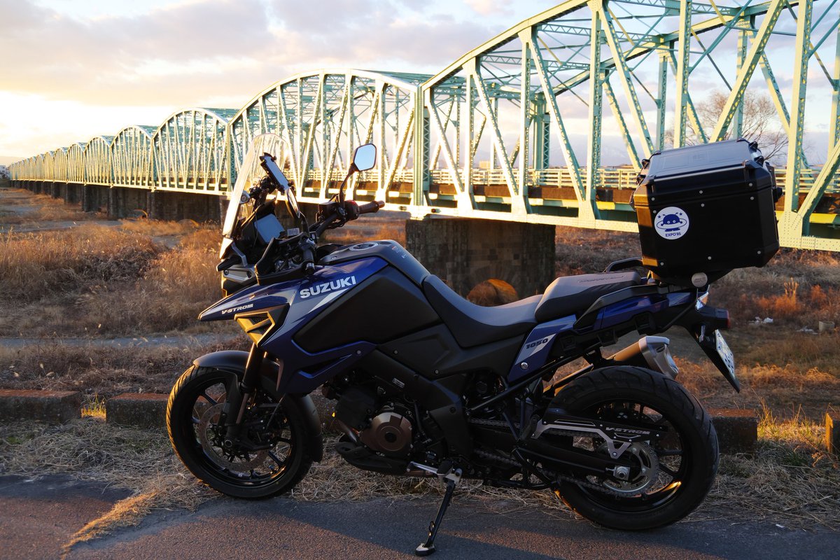 sorasenn107's tweet photo. というわけで、25日からVストローム1050オーナーになりました。
Vストロームオーナーの皆様よろしくお願いいたします。
もちろんDAEGで繋がったフォロワーさんもこれからも変わらぬお付き合いをお願いいたします🙇
#Vストローム #Vストローム1050
#vstorm https://t.co/BK1RZ8C080