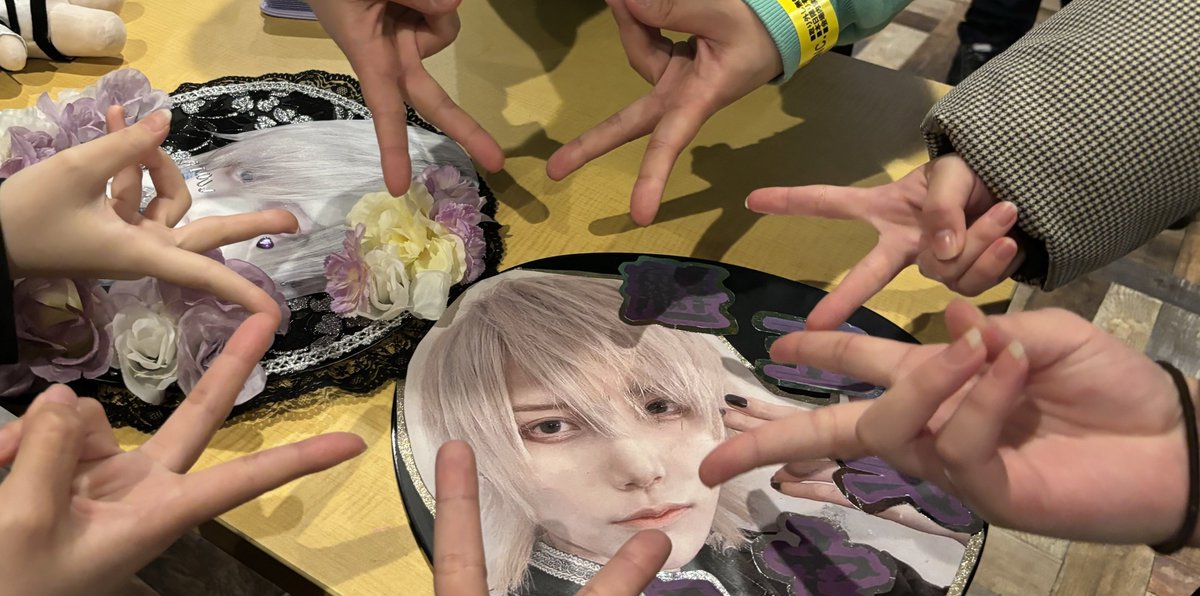 nanashi4852461's tweet photo. 久々のライブ！
おうじーズでうぇいしたよ✌️✌️ https://t.co/aCbDaEAouK