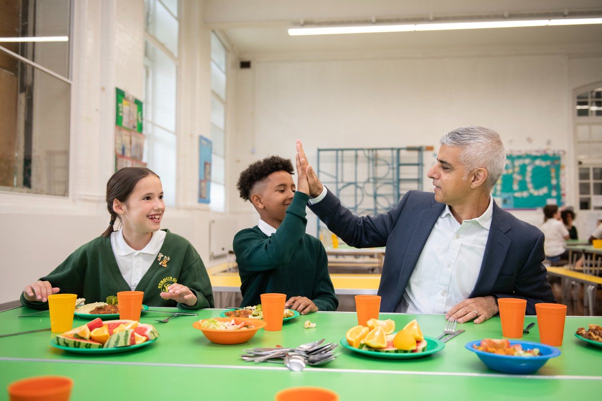 Sadiq Khan tweet media