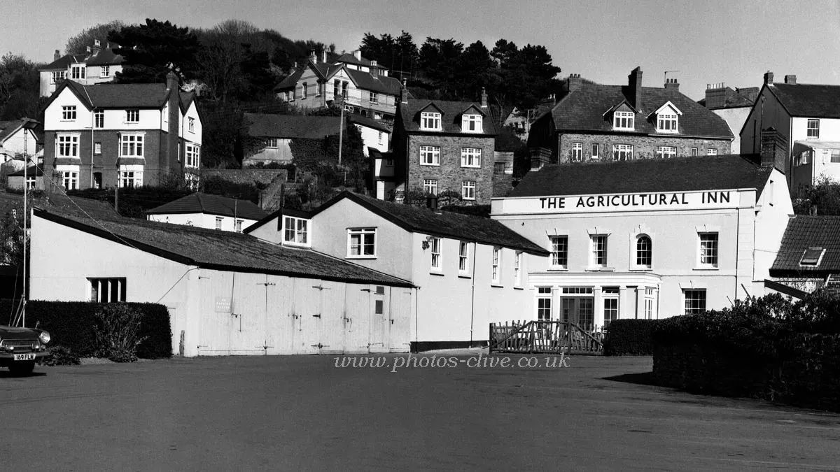 PhotosClive's tweet photo. The Agricultural Inn, Braunton EX33 2EA around 1973-74. "The Aggi". More like this at https://t.co/Ffuw7ToJld. #ex33 #agricultural #inn #braunton #devon #bass #charrington #archive #archived #mono #monochrome #1970s #nineteen #seventies #pub #publichouse https://t.co/AVwGF2RQIL