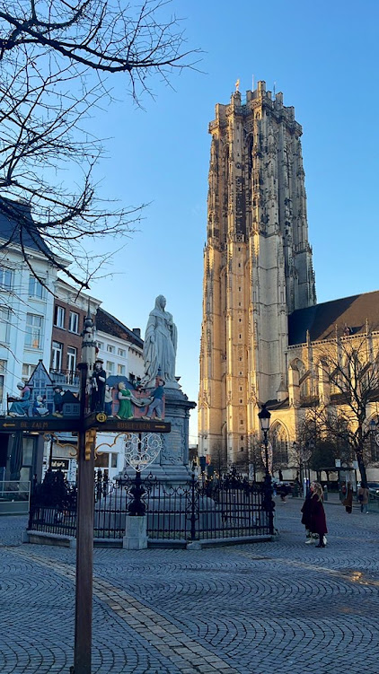 joukesp's tweet image. #SaturdayLunch #SmokedPorkRoast #BrusselsSprouts 
#PotatoesInTheOven #Pousio #Reserva 
A quiet &amp;amp; rustic start to the weekend!
Smoked pork roast in the oven, brussels sprouts &amp;amp; potatoes roasted in the oven too!
Perfect pairing w Pousio Reserva.
Weather is beautiful around here!