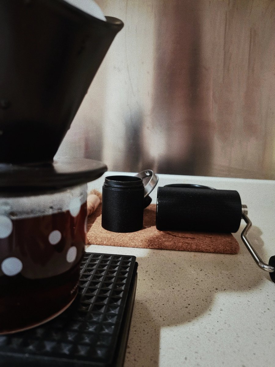 jvb1925's tweet image. My morning starts with a glass of Americano