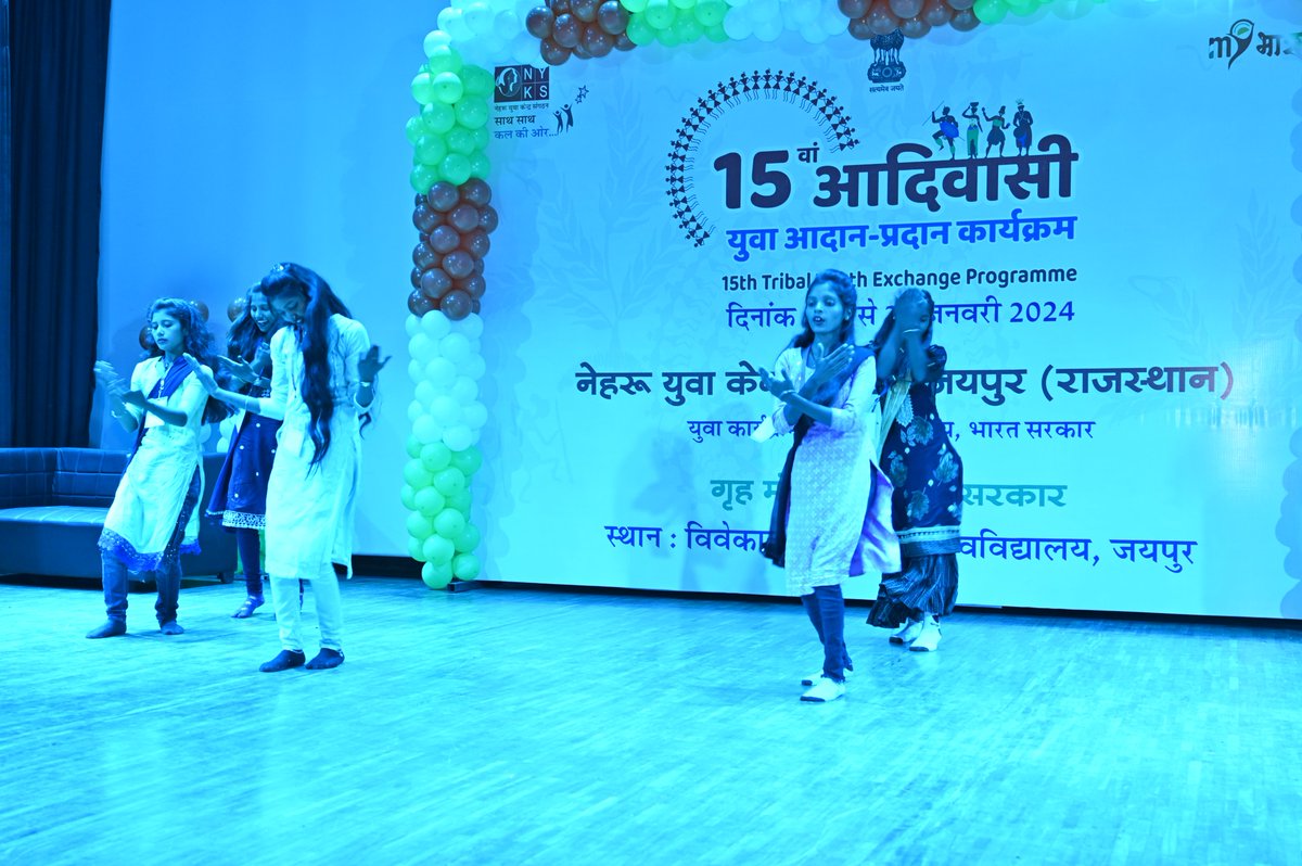 MYBJaipur's tweet photo. 15th TYEP
सभी राज्यों के प्रतिभागियों के द्वारा सांस्क्रतिक कार्यक्रमों के आयोजन के माध्यम से एक दुसरे के संस्कृति को जाना l
#15thTYEP #tribalyouth
@nyksindia
@ianuragthakur
@RajasthanNyks https://t.co/ekSqGl2J7k