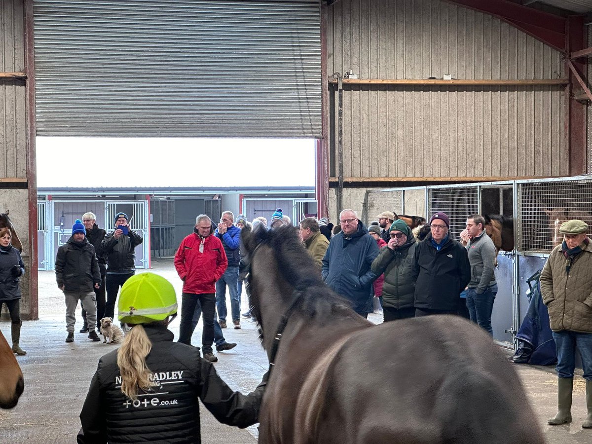 Another success opening day as we welcomed our owners old and new to @granttuerracing to see our string including our five 2yo’s! Thanks to all the team at Grants for a great morning.