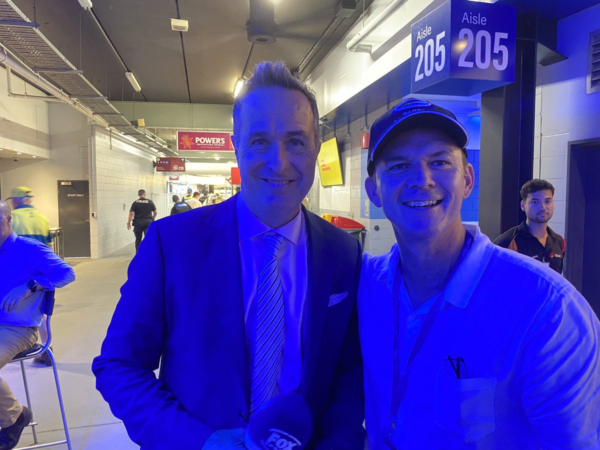 jimnvoz's tweet photo. @MichaelVaughan thanks for taking the time yesterday WAWAW 🦉 https://t.co/IpaynZ7QUn