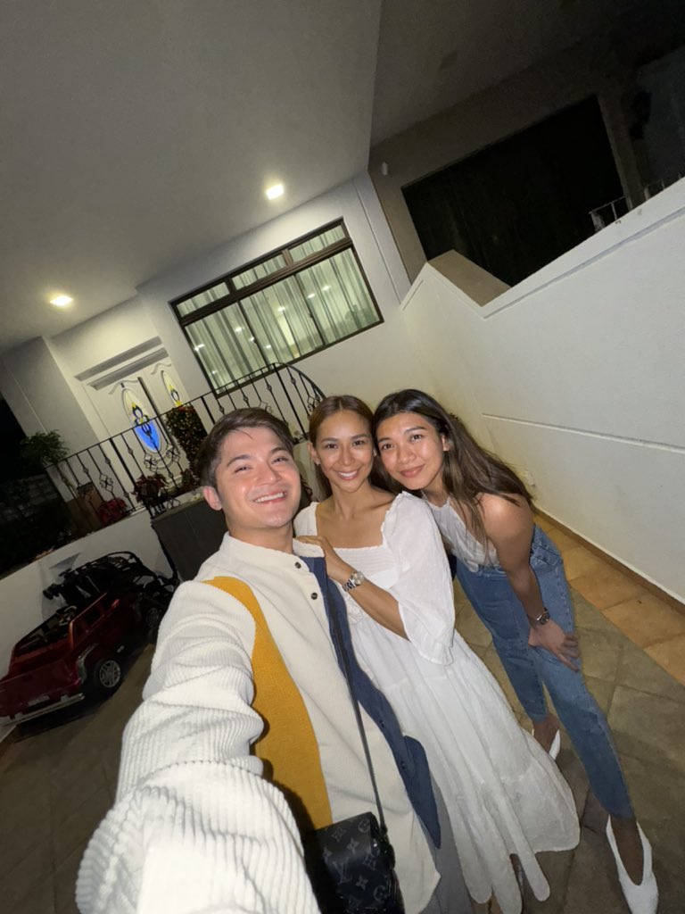 AlyssaValdez2's tweet photo. what a productive day ๐๐ป TYL!
from singapore with Sam & E, flew back to mnl just in time for training and @azphofficial Sales Kick-Off then to Agusan Del Norte for the Division Meet opening! ๐ค https://t.co/5L13Rhe8Pn