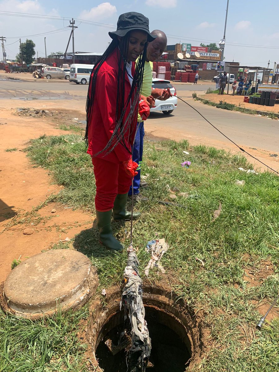 MmcFor21210's tweet photo. A number of sewer blockage hotspots were identified and cleared. The aim is to at eradicate sewer spillages in the City to ensure a greener and cleaner Ekurhuleni.

❗️REMEMBER to report sewer issues to the call centre:
📞0860 543 000
📱My CoE App
@CoE_Call_Centre
#CoEWorks https://t.co/wHysfjSQlh