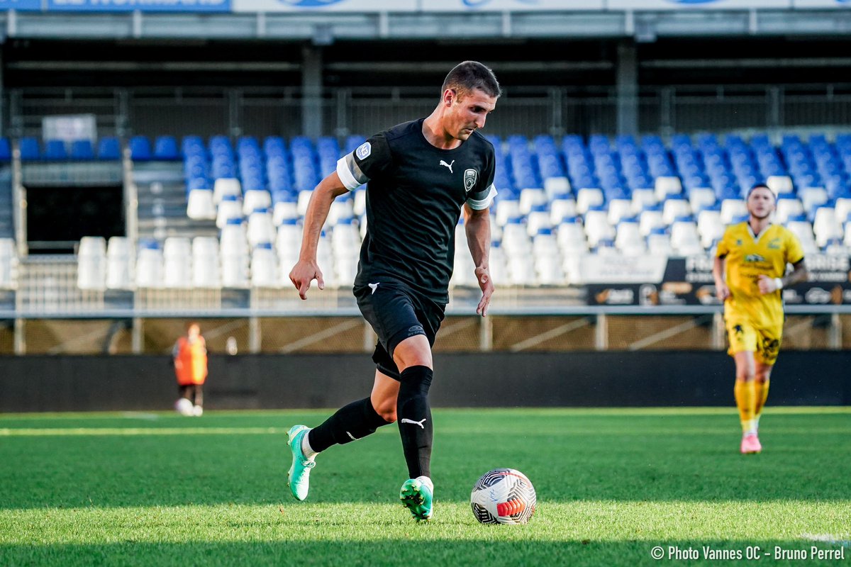 VOC_officiel's tweet image. C’est son jour - 3️⃣0️⃣ans 🎉🎈

Nous souhaitons un très 𝑱oyeux 𝑨nniversaire à notre ailier gauche, 𝑱𝒐𝒓𝒅𝒂𝒏 𝑯𝒆𝒏𝒓𝒚 ! Deiz ha bloaz laouen dit 𝑱𝒐' ! 🎂🖤🤍