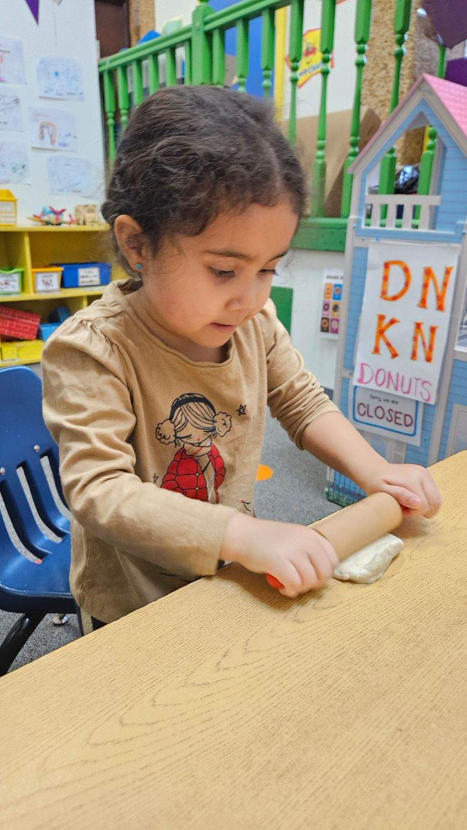 No play-doh? No problem! These preschoolers used some pizza dough from our very own pizzeria! We played remember and replicate, and used our science eyes as we made predictions as to what the pizza dough felt like… sticky, slimy and stretchy were just some words they used.