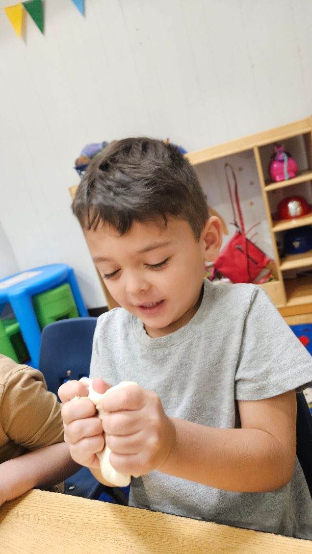 ProjectBeforeGF's tweet image. No play-doh? No problem! These preschoolers used some pizza dough from our very own pizzeria! We played remember and replicate, and used our science eyes as we made predictions as to what the pizza dough felt like… sticky, slimy and stretchy were just some words they used.