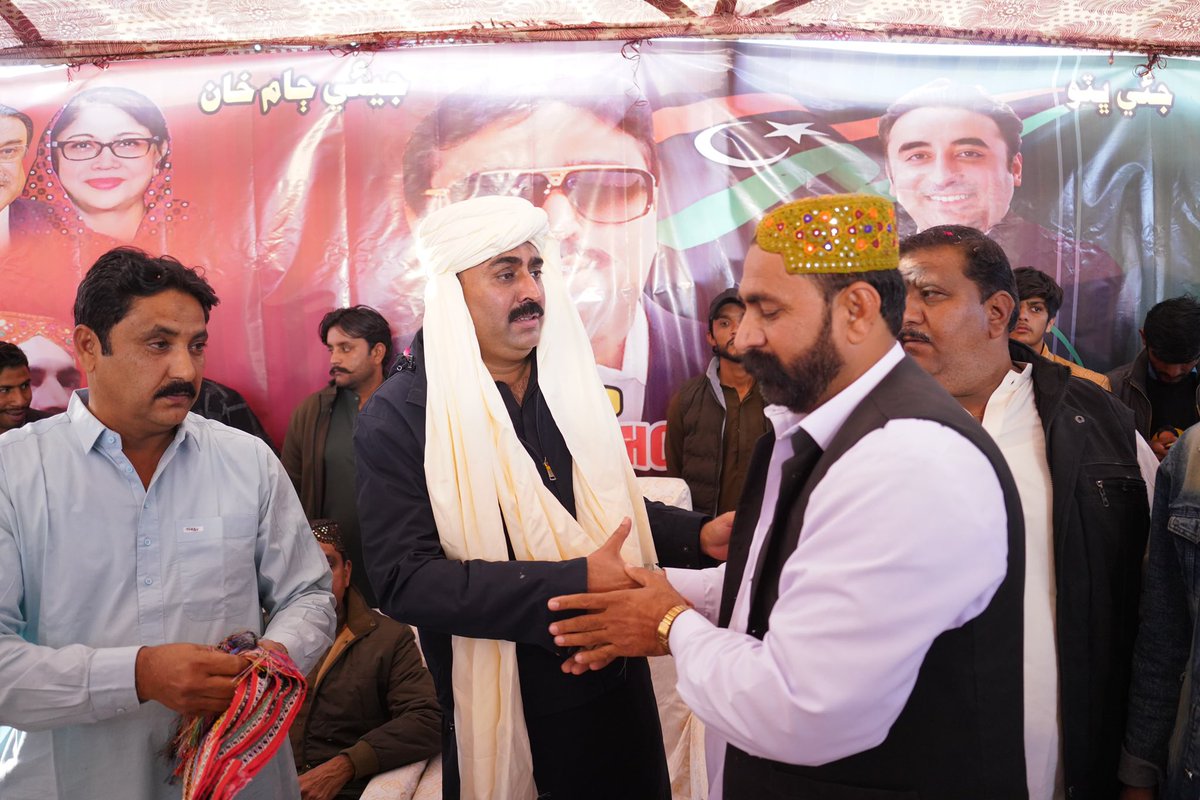 JamKhanShoroPPP's tweet photo. اس موقع پر پارٹی کے سینئر رہنما زاہد بھرگڑی، سید فیاض علی شاہ اور پارٹی کارکنوں کی بڑی تعداد بھی موجود تھی۔

3/3 https://t.co/a0bZq4GWT5