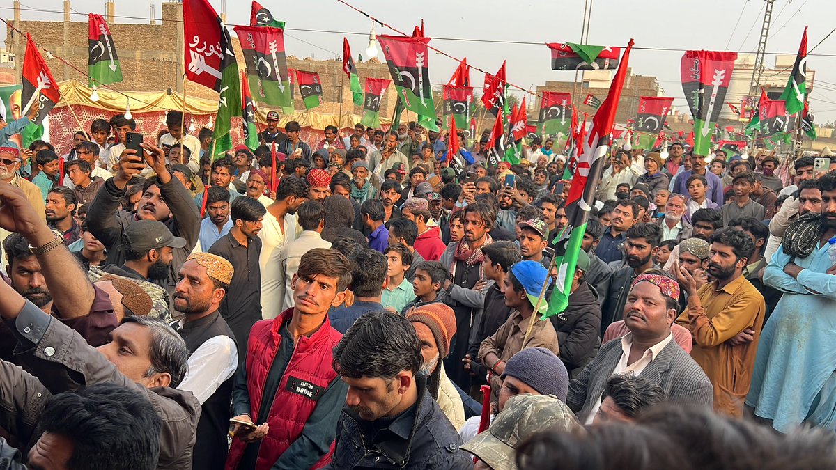 JamKhanShoroPPP's tweet photo. اس موقع پر پارٹی کے سینئر رہنما زاہد بھرگڑی، سید فیاض علی شاہ اور پارٹی کارکنوں کی بڑی تعداد بھی موجود تھی۔

3/3 https://t.co/a0bZq4GWT5