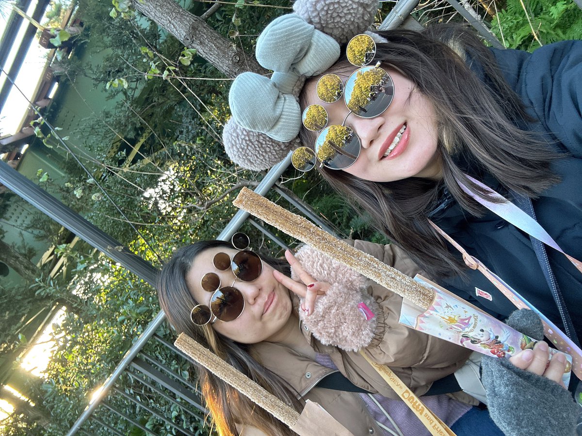 nagi89750129's tweet photo. りねさんとディズニー🍽️👏

楽しかた！♡♡ https://t.co/cmsqn3S61y