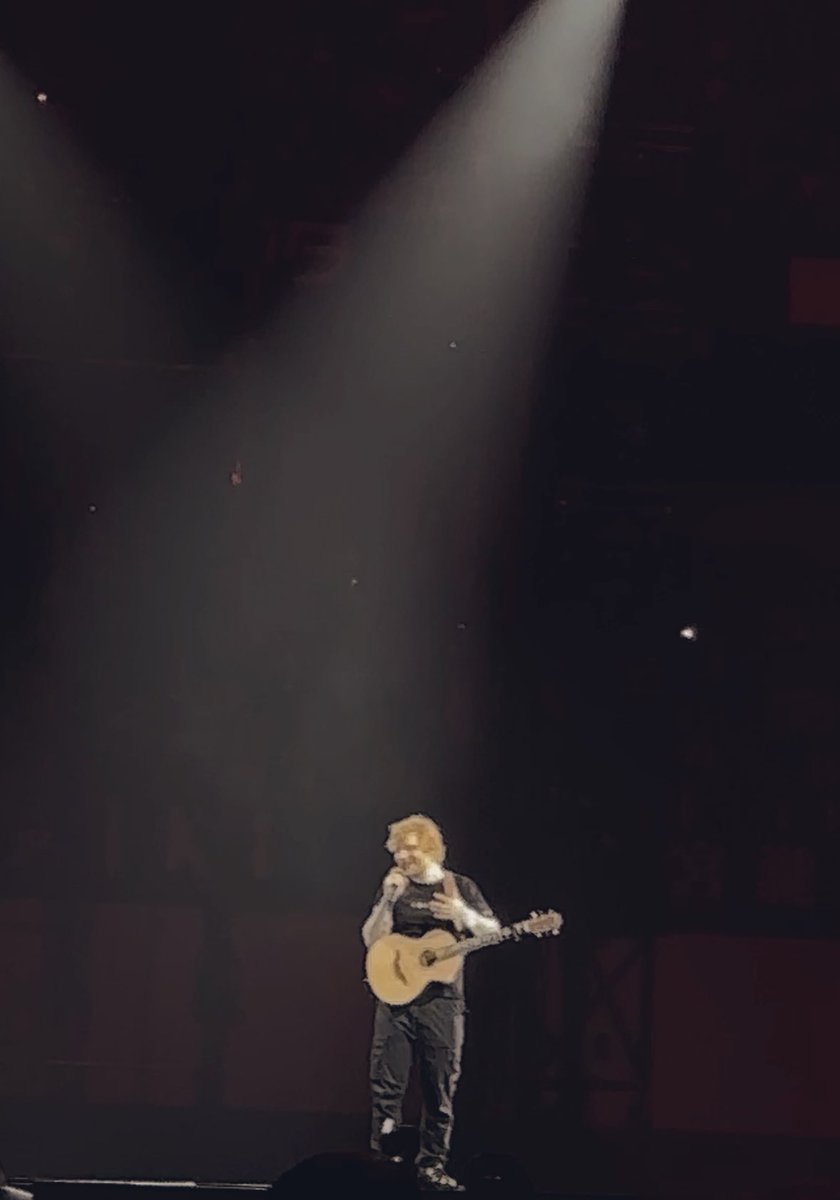 yu_nishi03's tweet photo. Ed、日本に帰ってきてくれてありがとう‼︎
本当に最高のライブだったよ😭😭
#Edsheeran #エドシーラン https://t.co/7RiMS01SA0