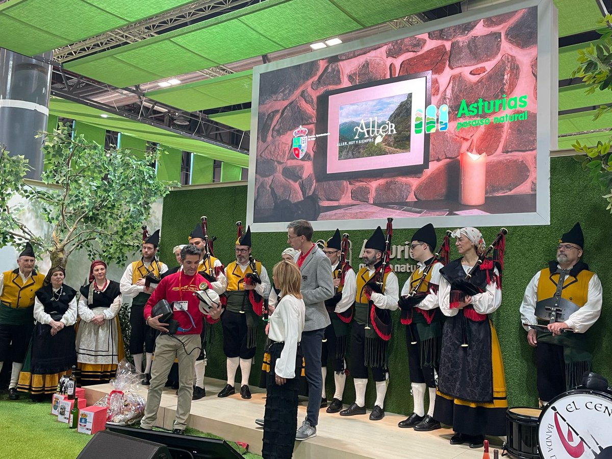 AlperiJove's tweet photo. La iniciativa solidaria Movimiento Utreya  en @fitur_madrid con @TurismoAsturias @TurismoAller https://t.co/QFNvlrN3ob