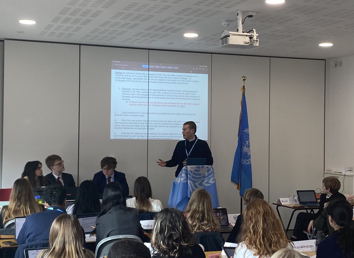 MunHampton's tweet photo. Hampton Chairs in action at LEHMUN! https://t.co/9f1LPvC0TQ