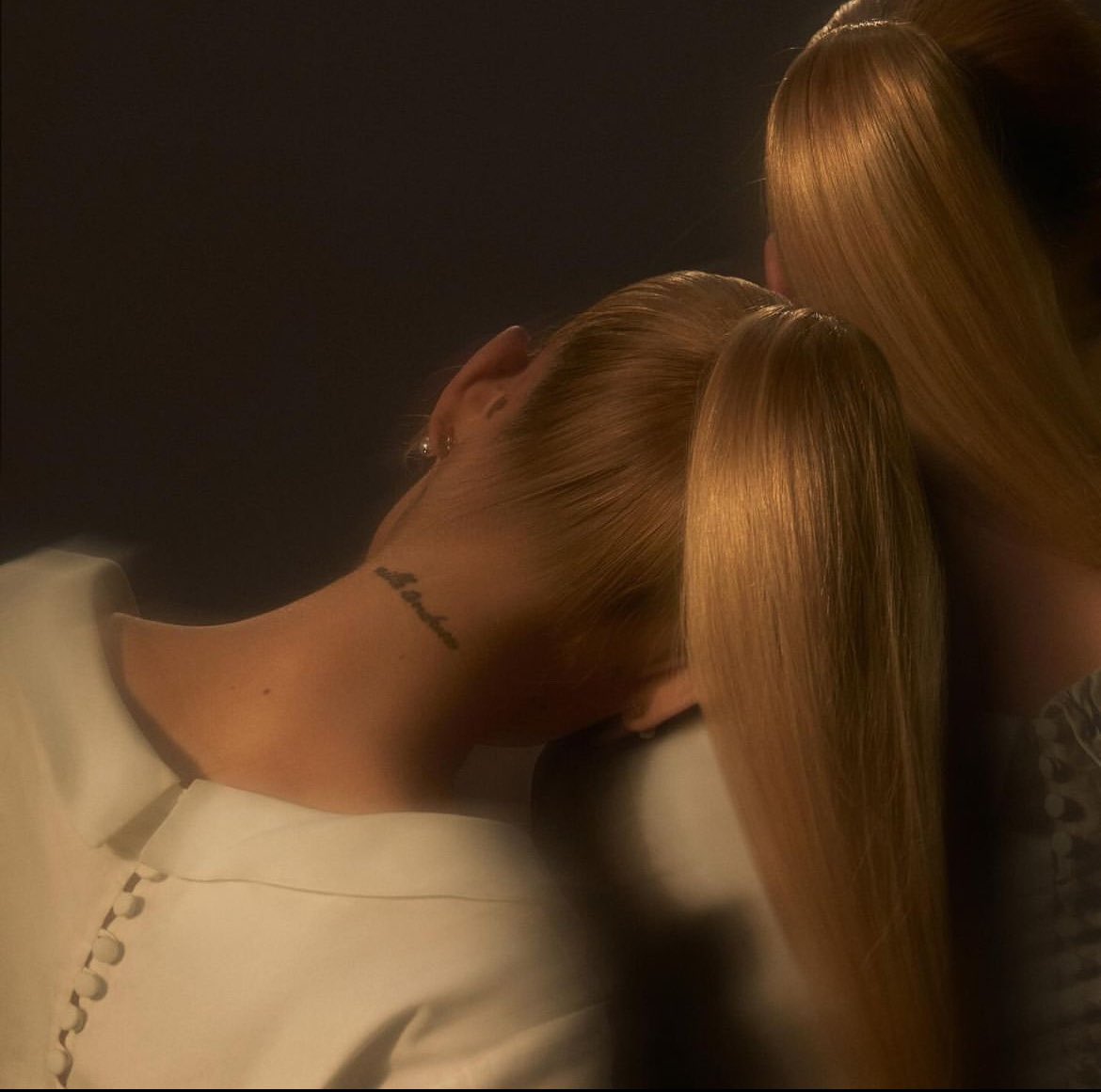 juaangng__'s tweet photo. official petition to make this the standard cover for eternal sunshine https://t.co/FmJUp0Y6OD