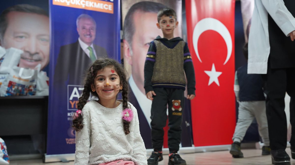 Belediye Başkan Adayımız Sn.Aziz YENİAY, İlçe Başkanımız Sn.Sami ŞAHİN, Önceki Dönem İlçe Başkanımız Sn.Av.Recep ŞENCAN ve yönetim kurulu üyelerimiz Teşkilatımız la çocuklarımızı ağırladık.

🌸Tüm çabamız geleceğimizin teminatı yavrularımızın yüzleri gülsün diye…

<a href="/yeniay_aziz/">Aziz Yeniay</a>