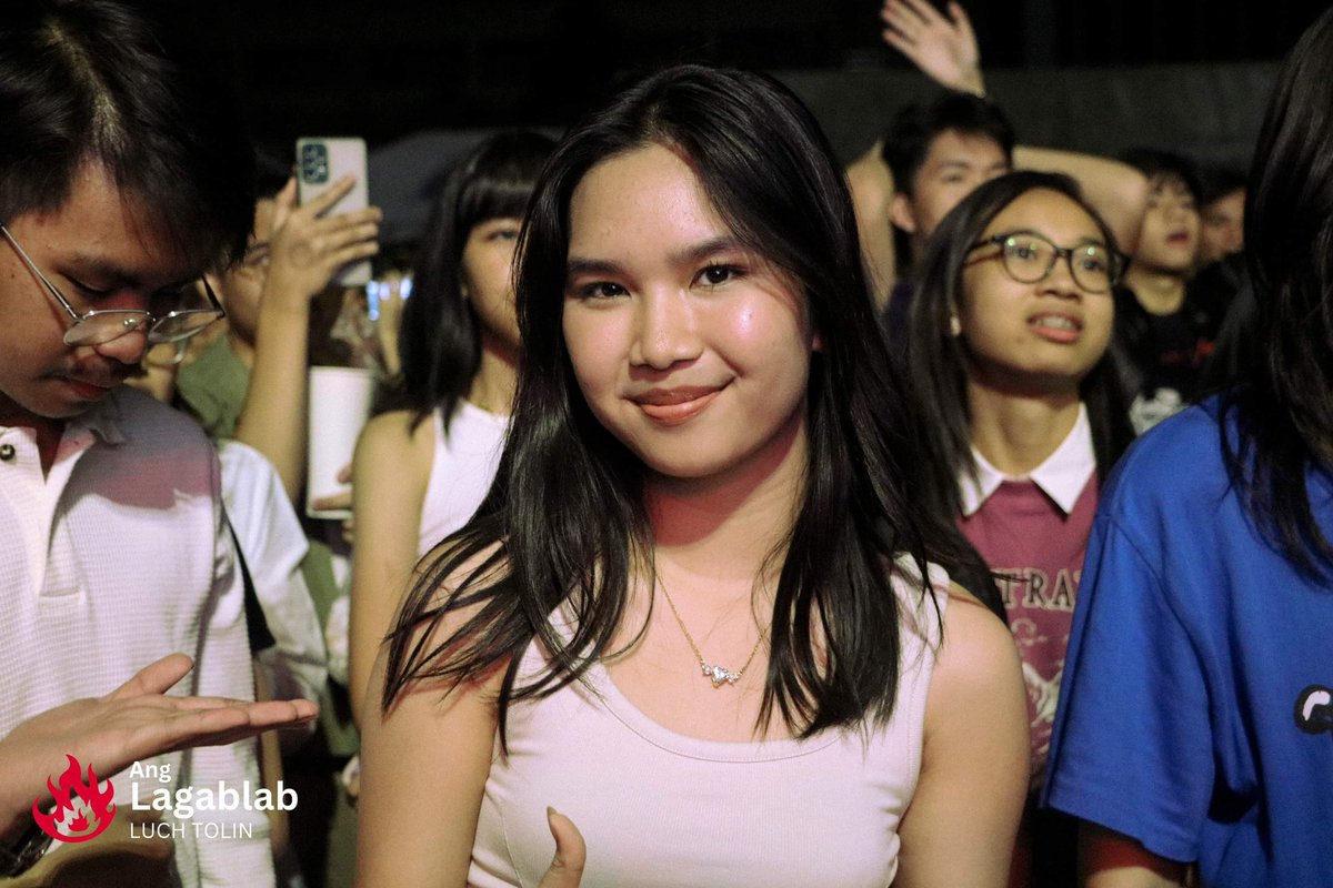 AngLagablab's tweet photo. Nag-umapaw ang kilig matapos magpromposal ang keyboardist ng 2016 CAVS na si Andrei Pablico kay Raine Delos Reyes ng Batch 2024.

Hiyawan ang lahat matapos ibigay ni Raine ang kanyang matamis na "Yes!" sa alok ni Andrei na maging kanyang "Prom Queen."

#Elysium2024 #Petrichor2024 https://t.co/esGxRgosoW