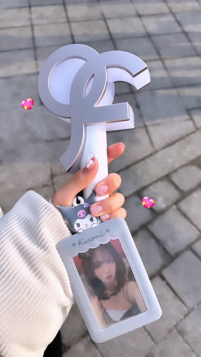fromis_9cy's tweet photo. かなり遠い席だったんだけど、楽しすぎて外出るまでの間に今日のセトリでプレイリスト作っちゃった…余韻に浸ります😌🩷幸せでした！！！ https://t.co/IejgB1UQVR