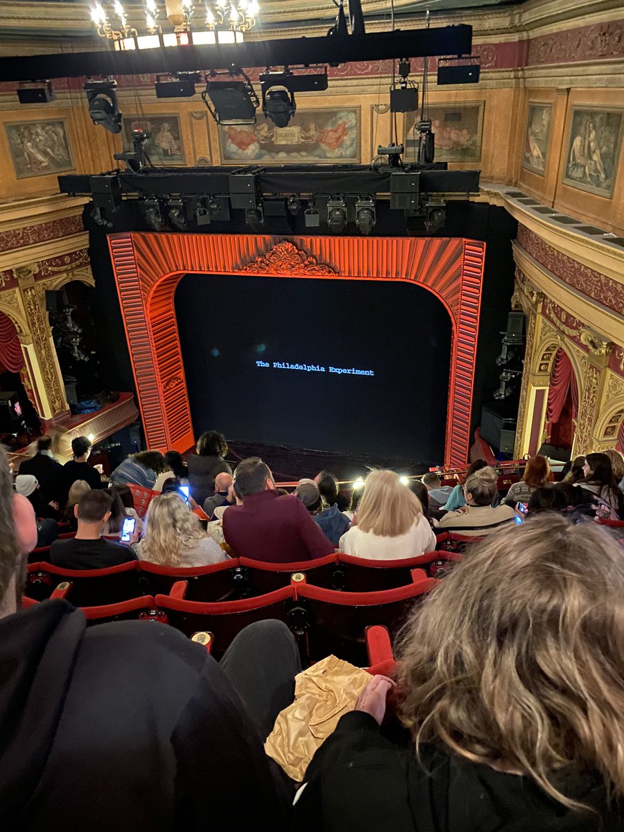 aab0289's tweet image. #strangerthings #firstshadow #strangerthingsfirstshadow finally seeing the play, it’s the beginning of the end &amp;amp; I can’t wait for this &amp;amp; for #StrangerThings5 almost showtime