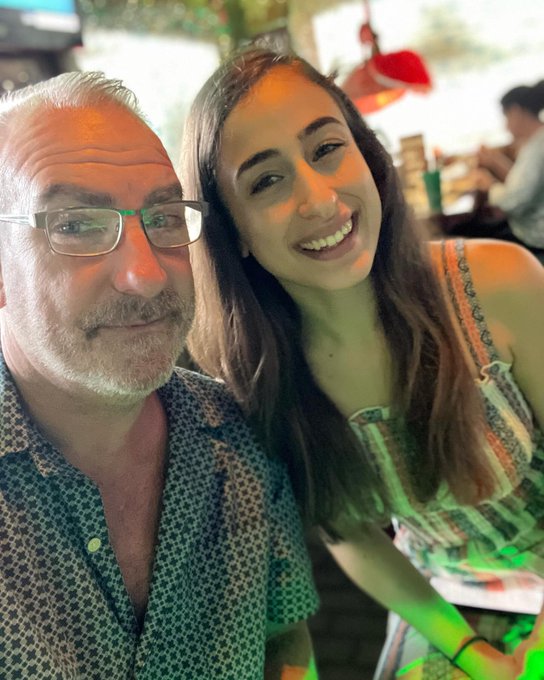 Congratulations to @ScarlettPageXo for signing her contract with @HussieModels 👏👏👏 https://t.co/DeIP<a href="/tag/xbizshows"class="tags"><span>#xbizshows</span></a>