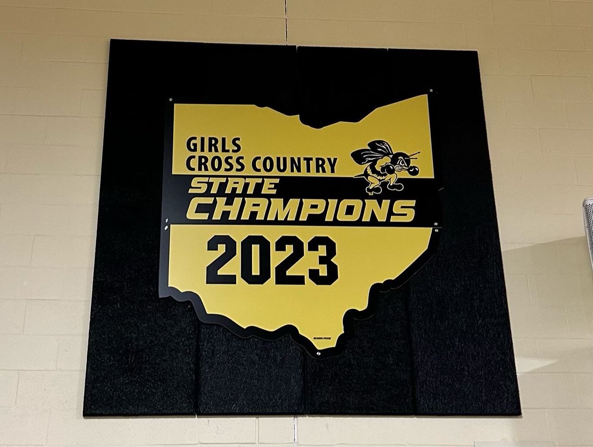 Great recognition night for the XC 2023 State Champions! 🖤💛<a href="/PerrysburgXC/">Perrysburg Girls Cross Country</a> <a href="/PburgAthletics/">Perrysburg Athletics</a>