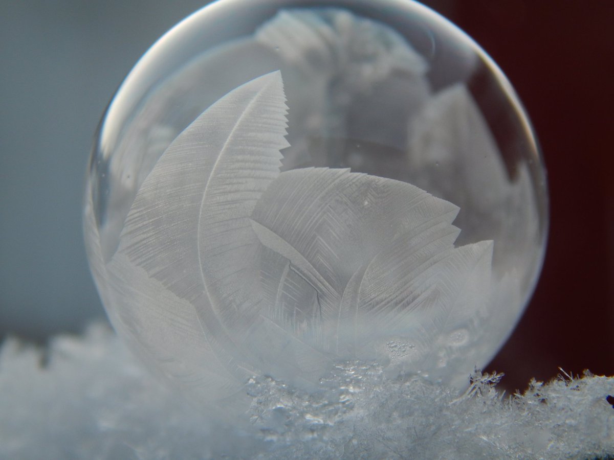 mauri_toivola's tweet image. #jääkuplia #icebubble