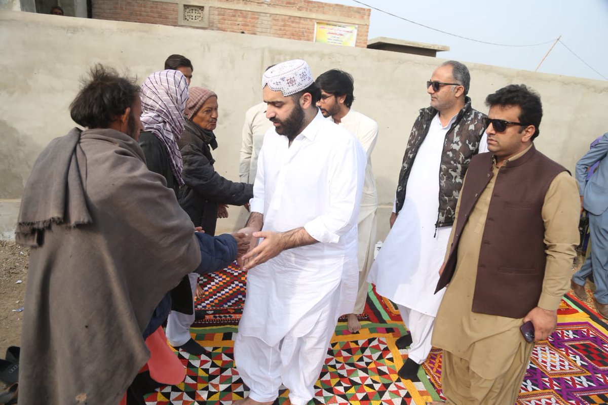 bhattijani1's tweet photo. Today Young Pakistan Peoples Party Leader @rawalsharjeel Sb Offered Condolence at Village #HajiKhudaBuxKhaskheli #UC85 #Sehnwar #PS61
@sharjeelinam @AajizDhamrah @SaeedGhani1 @AbsaKomal @SaadiaAfzaal @AlySyyed @Bhuttoiest @FarwaWaheed4 @PPPDigital_ @PPPDigitalSindh https://t.co/F0dWcXQisu