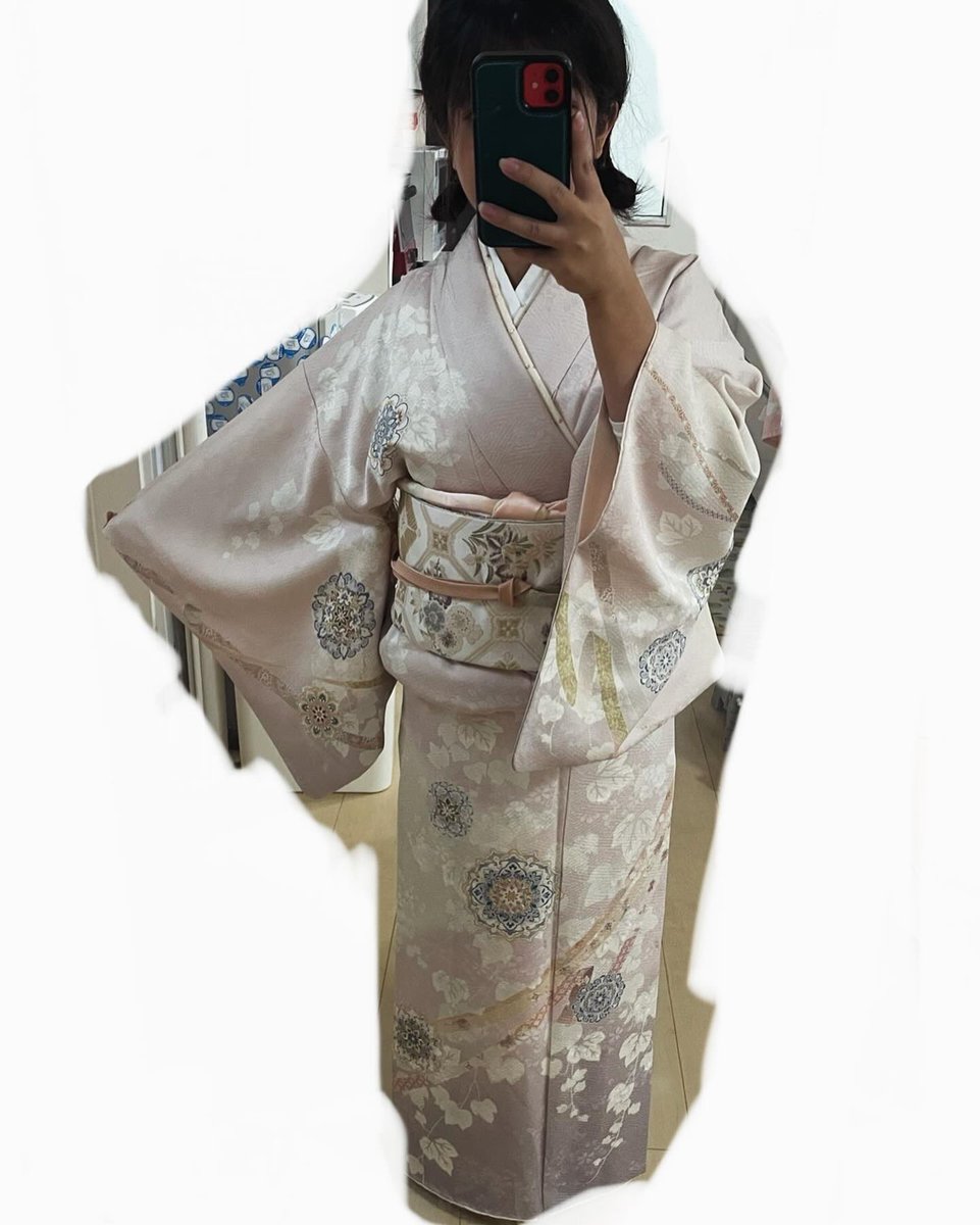 misapo0328's tweet photo. 先日、やっと娘たちの七五三の写真を撮りに行ってしました✨
今回は主人にも着物を着てもらい家族みんなで着物でお写真撮れて大満足❤️ https://t.co/Vc4zmeazE6