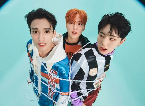 AboutMusicYT's tweet photo. 1 year ago today, SEVENTEEN BSS released 'Fighting'. https://t.co/DpNKsvbotV