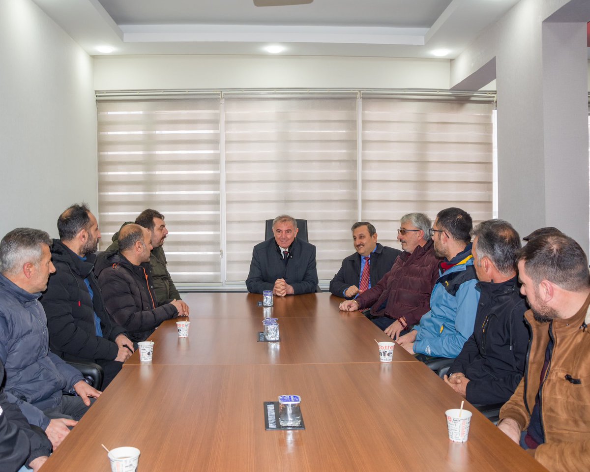 akmerkezilce40's tweet photo. Erzurum Köşk Köyü Yardımlaşma ve Dayanışma Derneği Başkanı İsa Kul ve üyeleri partimize nazik ziyaretlerinden dolayı teşekkür ediyoruz. 
#HazirizKararliyiz https://t.co/6UnW2INJWR