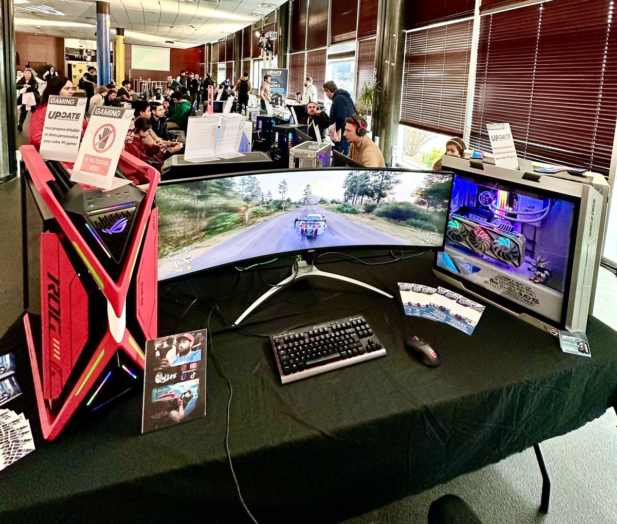 UPDATE INFORMATIQUE tweet media