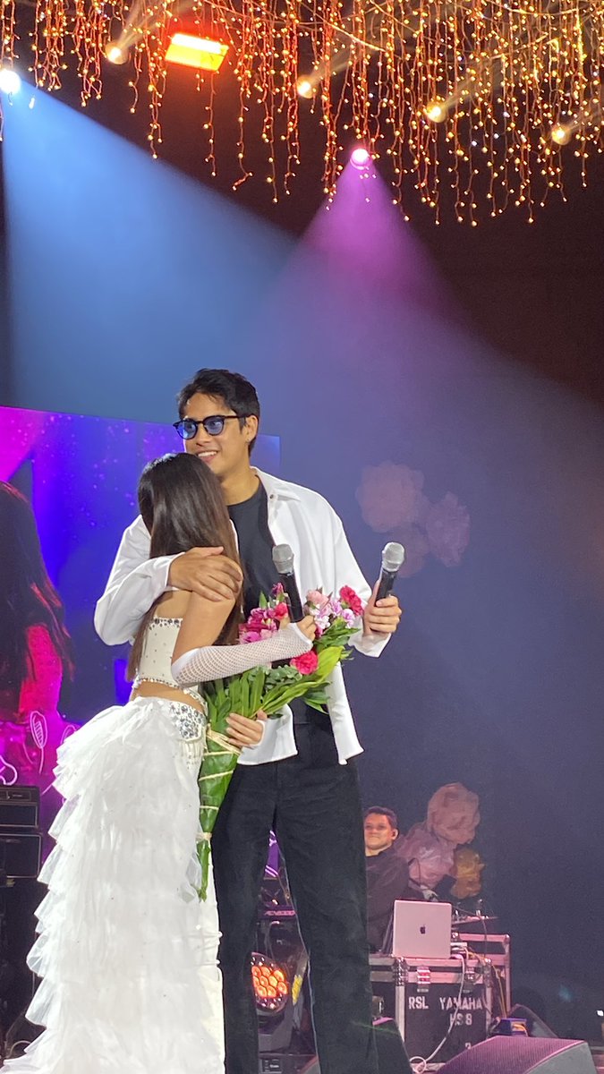 jetlopez1280's tweet photo. love you both my donbelle ❤❤❤ https://t.co/qwQ1qB2dW7