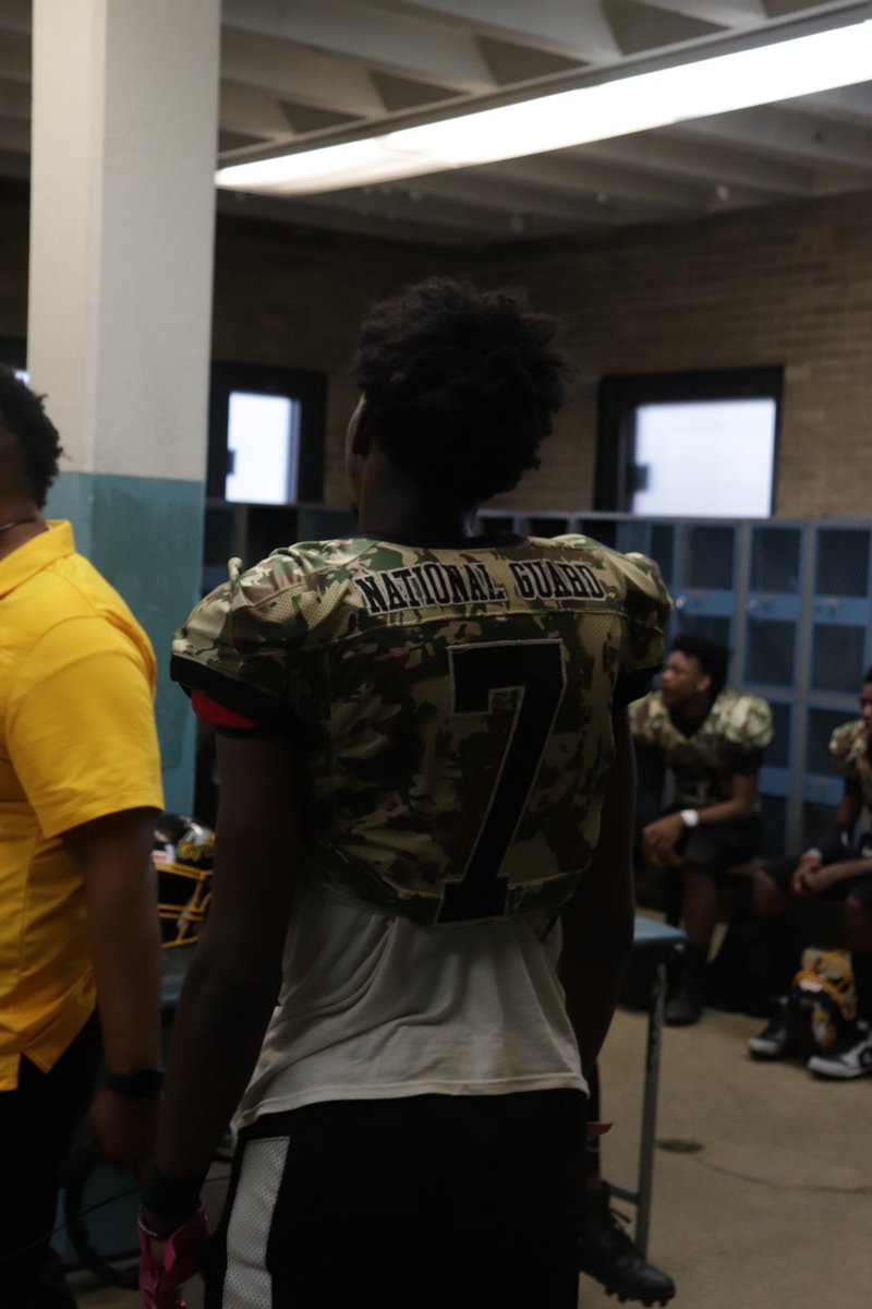 First day of practice For the Tampa Bay BlueGrey All American game time to turn it up!!!!! <a href="/coachdevon_reed/">Marques Reed</a> <a href="/CoachD_Will/">Darien Williams</a> <a href="/mikeclarkpreps/">MikeClarkPreps</a> <a href="/BlueGreyFB/">Blue-Grey All-American Bowl</a> <a href="/CoachH_PR/">Coach H</a> <a href="/michaelsobrien/">Michael O'Brien</a> <a href="/PrepRedzoneIL/">Prep Redzone Illinois</a> <a href="/IHSA_IL/">Illinois High School Association #IHSA</a> <a href="/DeepDishFB/">DEEP DISH FOOTBALL</a> <a href="/MaxPreps/">MaxPreps</a>