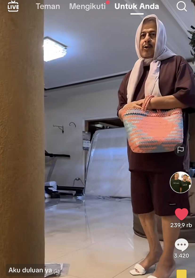 kumpulan video kerandoman pak muh yang nggak ada obat nya 😭

yuk ke indomaret yuk🤣🤣🤣