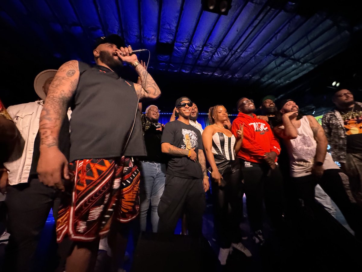 ARCGMedia's tweet image. It’s great to see our favorite person @MegaRan wearing a #TheWrestlingClub hoodie during his performance last night at the #BattleRumble in Ybor City. @wallflowerperry would be proud! 🙏🏽🎤

#SaveOurStages #WrestleAndFlow #RoyalRumbleWeekend #Tampa #TWC 
@IamLioRush