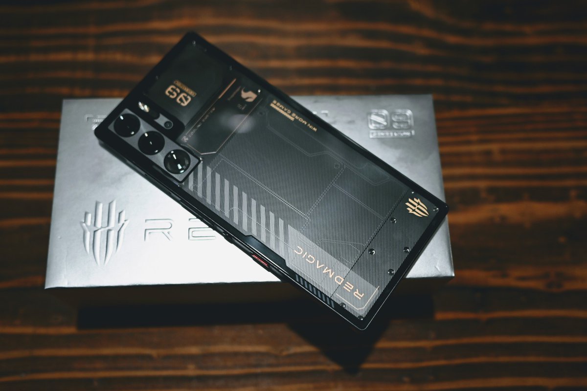 box_hal's tweet photo. #REDMAGIC9Pro 初のゲーミングスマホ届いたぁ〜❗❗😆 https://t.co/Y9KjuT7mbO