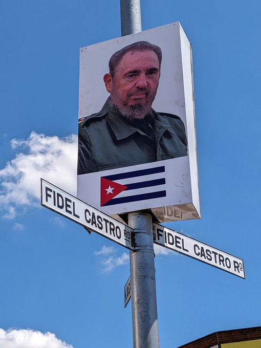 🌵🇨🇺 El nombre d nuestro Comandante en Jefe #FidelPorSiempre en una calle d Zimbabue, otro reconocimiento a su colosal obra humana. #Cuba @DiazCanelB #ClaridadTunera #LasTunas @ESanchezcub @DrRobertoMOjeda @MMarreroCruz #JusticiaYVerdad @RenGallego3 @Ana_Hurtado86 @agnes_becerra