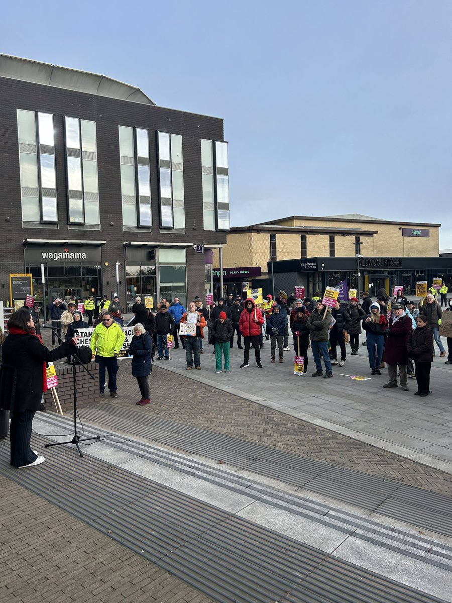 Now hearing from Jewish socialist activist Sophia Beach on #HMD2024 at the protest against Nazi #TommyRobinson in Telford 

#HolocaustMemorialDay