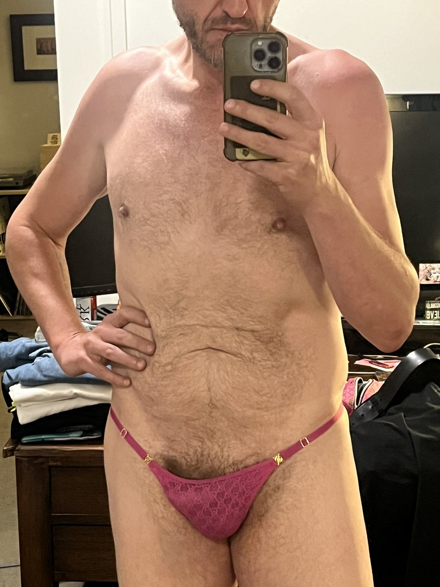 max_rozz's tweet photo. I love my Vicky’s g! #sexy #love #victoriassecret https://t.co/6cCyEuZUGZ
