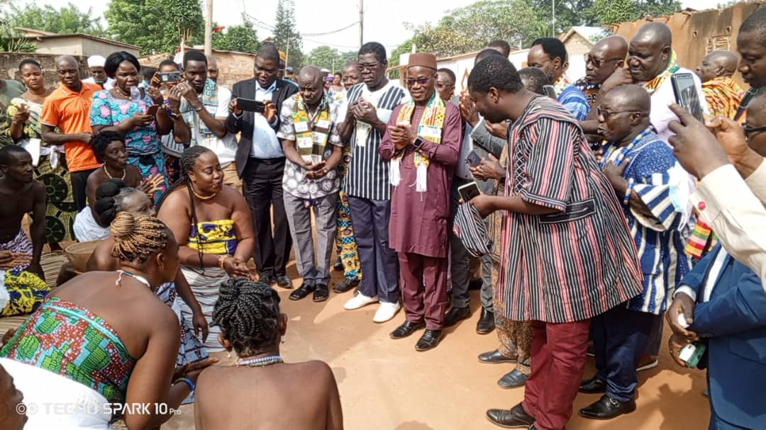 LAluora's tweet photo. Collaboration des acteurs est impératif au développement durable de nos communautés. l'Ambassade d'Égypte au Togo a démontré son soutien à la commune de Vo2, ainsi que les Maires venu de plus de 50 communes au Togo au #FestivalToago #JPP2024 #BioCulturalDoversity https://t.co/QI1ILD0RGU