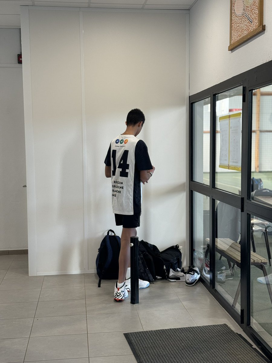 Déborah tweet media