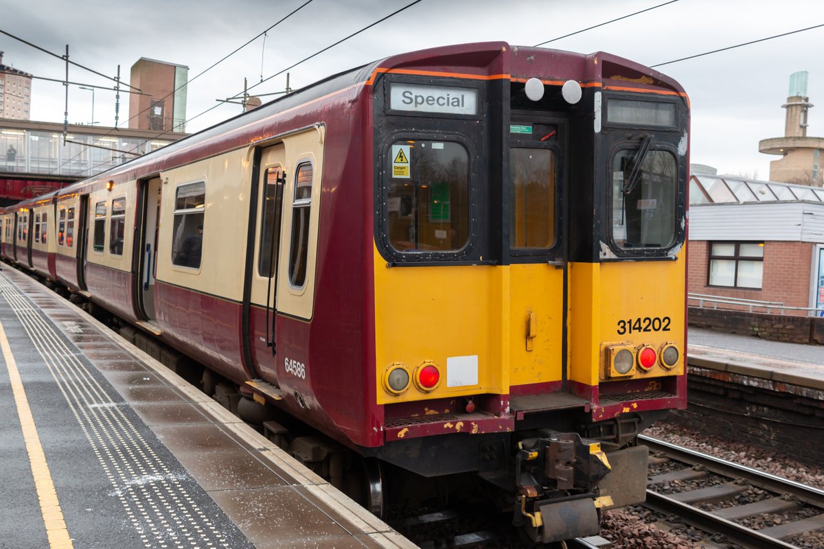 ScotRail's tweet image. BANISHED, but always and forever...

*insert dramatic pause*

....

🥁🥁🥁

.... a FAITHFUL!