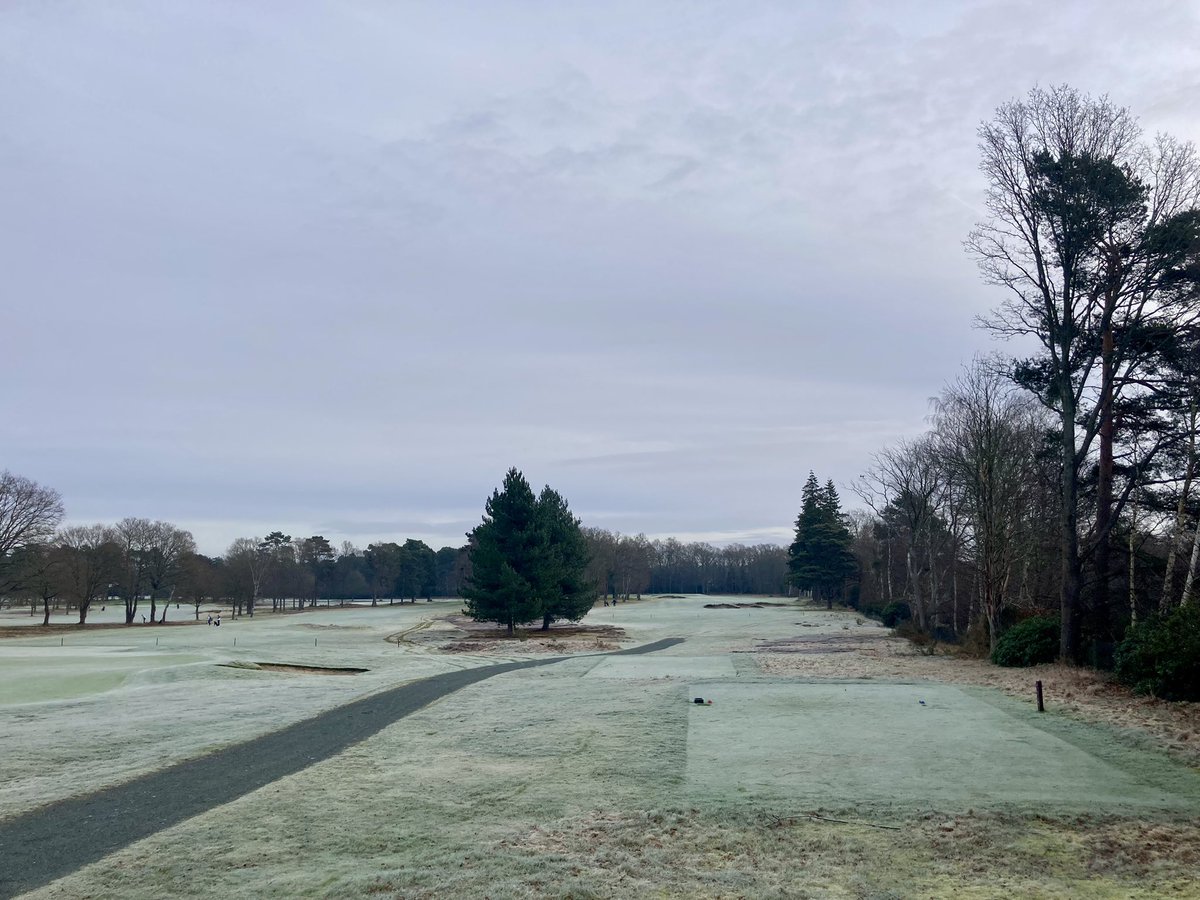 NorthHantsGC's tweet photo. Fantastic day for some winterโs golf. A day of 2 halves frosty ๐ฅถโ๏ธ start & then the sun โ๏ธcame out ๐๐. The course has been busy all day with Members & their guests playing & the Clubhouse buzzing with North Hants hospitality in full flow. Members golf at its best ๐๐๐ #nhgc https://t.co/Luy6MHdJmq
