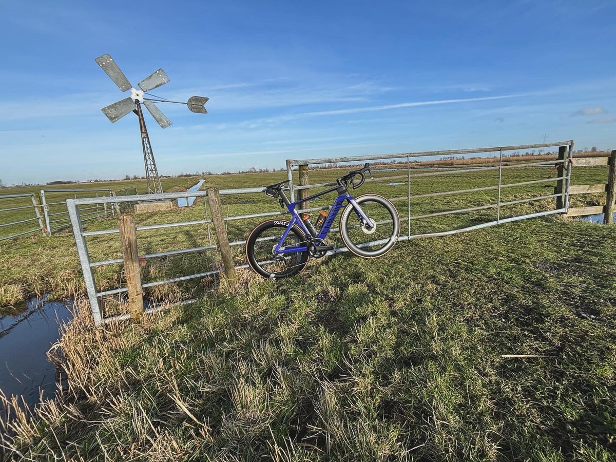StijnBoek's tweet photo. 1ste rit op dit monster 🚀 @canyon_bikes https://t.co/bTne4VZnQf
