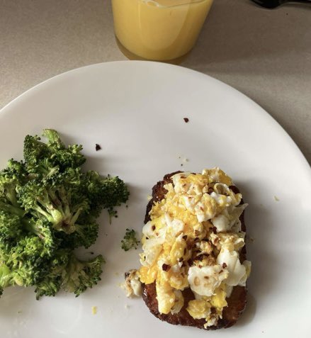 miniworld84's tweet photo. Breakfast of Champions! ɴᴏᴛ ʀᴇᴀʟʟʏ.
📦 😔📦 #packingday https://t.co/cEaqlZBPb5