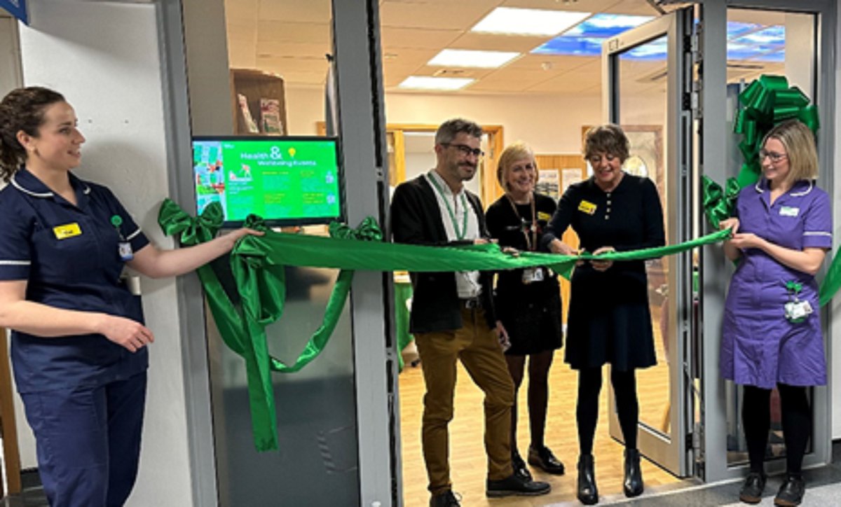 People who have been affected by cancer now have access to additional support and services in our hospitals. @MacmillanCancer has opened a new hub at Queen Mary's - and also expanded the St George's facility to offer an extended range of wellbeing workshops and support groups 💙