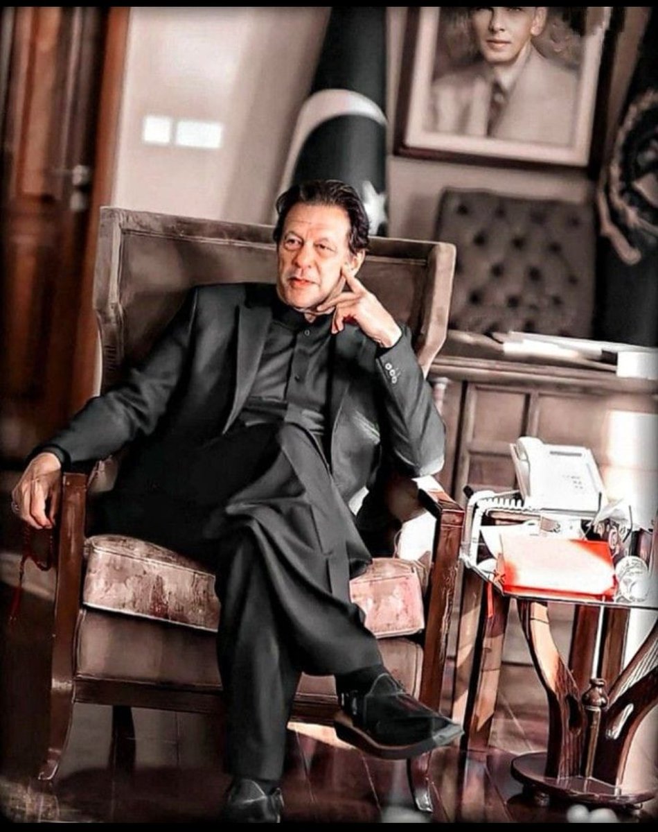 Chose your favorite PM?🖤

Nawaz sharif 😍
Imran Khan♥️
#OTDirecto26E